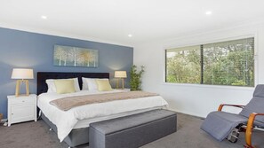 5 bedrooms, desk, iron/ironing board, travel crib