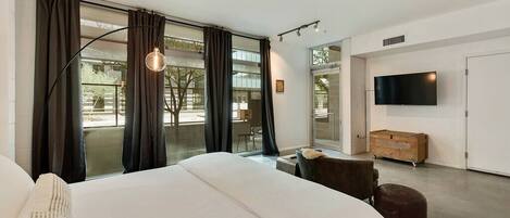 Iron/ironing board, WiFi