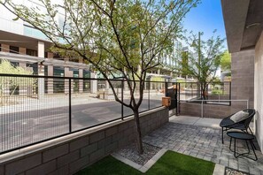 Terrace/patio - Saturn's Studio Apartment with Pool!!! (Tempe)