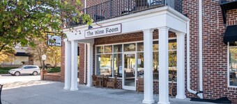 Sunny Daze · Sunny Daze- Chic condo close to NASCAR