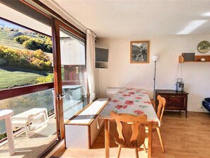 Dining - Bright 2-room apartment, balcony, slopeside (Le Corbier)
