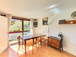 Dining - Bright 2-room apartment, balcony, slopeside (Le Corbier)