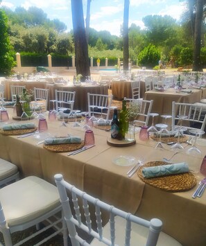 Espace banquet en plein air