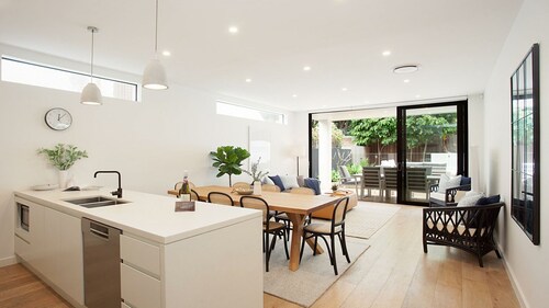 Bondi Coastal Charm ISYD