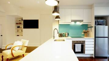 Fridge, microwave, oven, stovetop