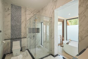 Luxury Double Room, 1 King Bed, Non Smoking | Bathroom | Separate bathtub and shower, deep-soaking bathtub, rainfall showerhead - Thantara Resort Chiang Mai (Chiang Mai)