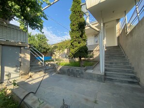 Property grounds - Nork House in Yerevan (Yerevan)