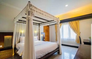 6 bedrooms, in-room safe, free WiFi - Largr 6 Bedrooms & 6 bathrooms villa, Legian. (Bali)