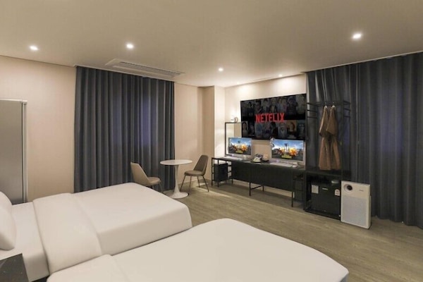 Luxury Twin Room | Free WiFi