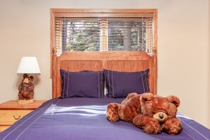 3 bedrooms, desk, travel cot, free WiFi