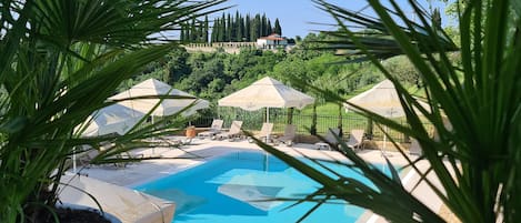 Piscina stagionale all'aperto