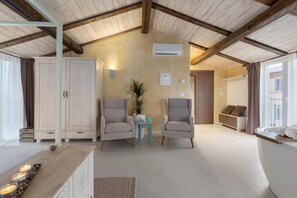 Quarto casal luxo | Wi-Fi de cortesia, roupa de cama
