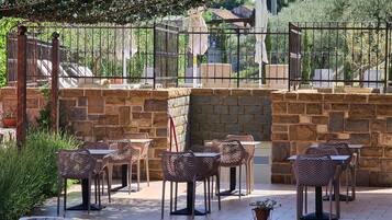 Daily buffet breakfast (EUR 12 per person)