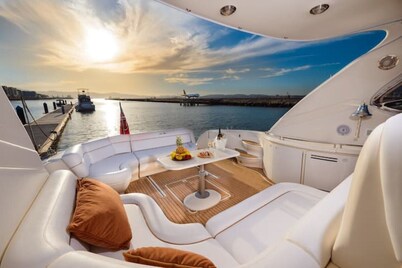 Luxury Yacht Hotel (Ocean Village Marina)