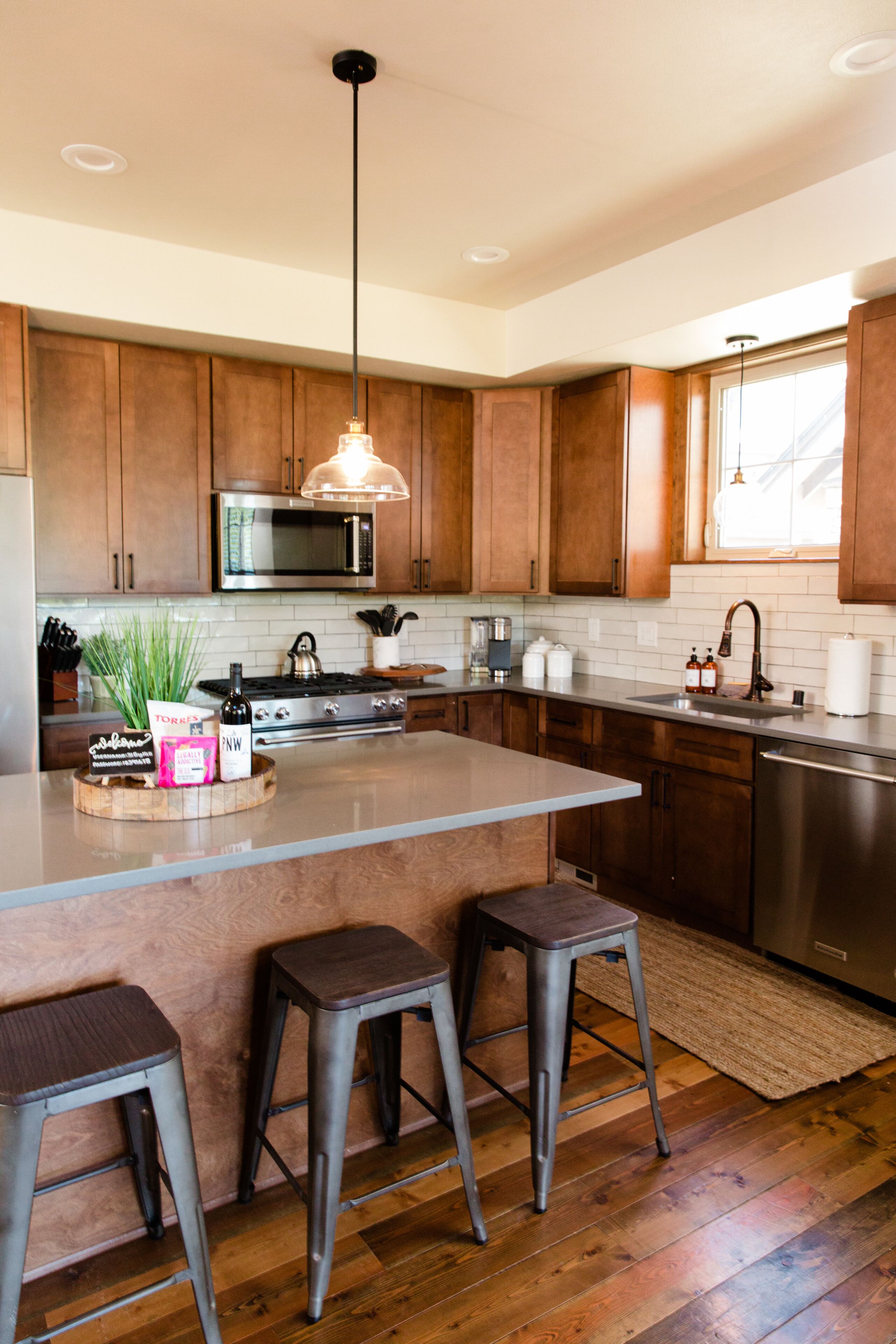 Refrigerador, microondas, horno y lavavajillas 