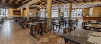 Hostal Restaurante La Buena Villa by Vivere Stays