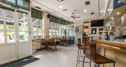 Hostal Restaurante La Buena Villa by Vivere Stays