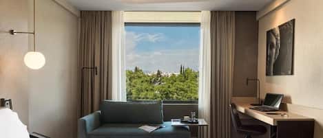 In-room safe, iron/ironing board, free WiFi, bed sheets