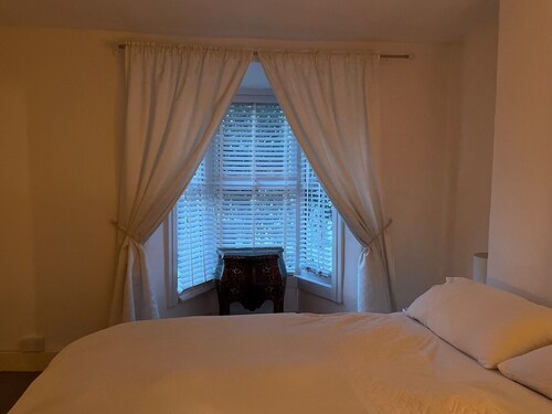 Impeccable 2-bed House in Leytonstone East London