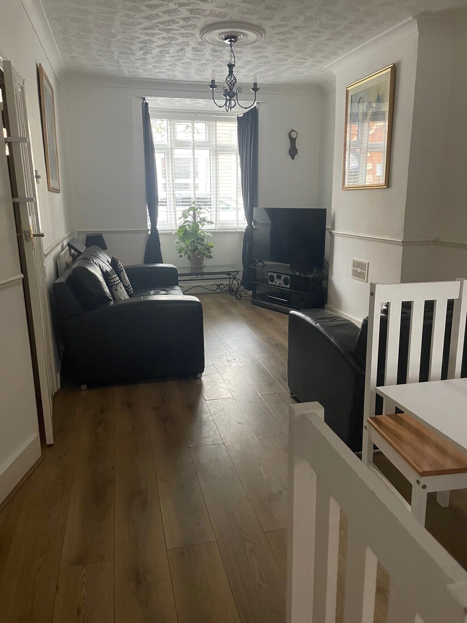 Hus, 2 queensize-senger | Oppholdsrom | En 30-tommers TV med digitale kanaler