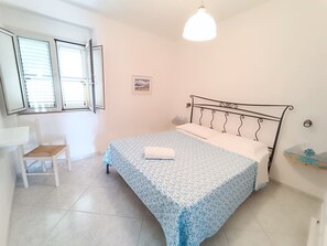 3 bedrooms, iron/ironing board, WiFi