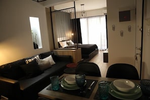 1 bedroom, premium bedding, down comforters, pillowtop beds - Super Stylish Apartments in the heart of Athens (Athens)