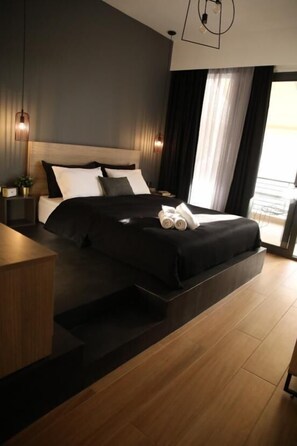 City Apartment (SSA 7) | 1 bedroom, premium bedding, down comforters, pillowtop beds