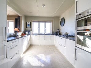 Casa de campo | Cozinha privada | Geladeira, lava-louças, chaleira elétrica