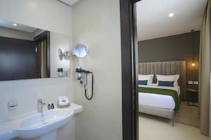 Kostenlose Toilettenartikel, Haartrockner, Handtücher, Seife