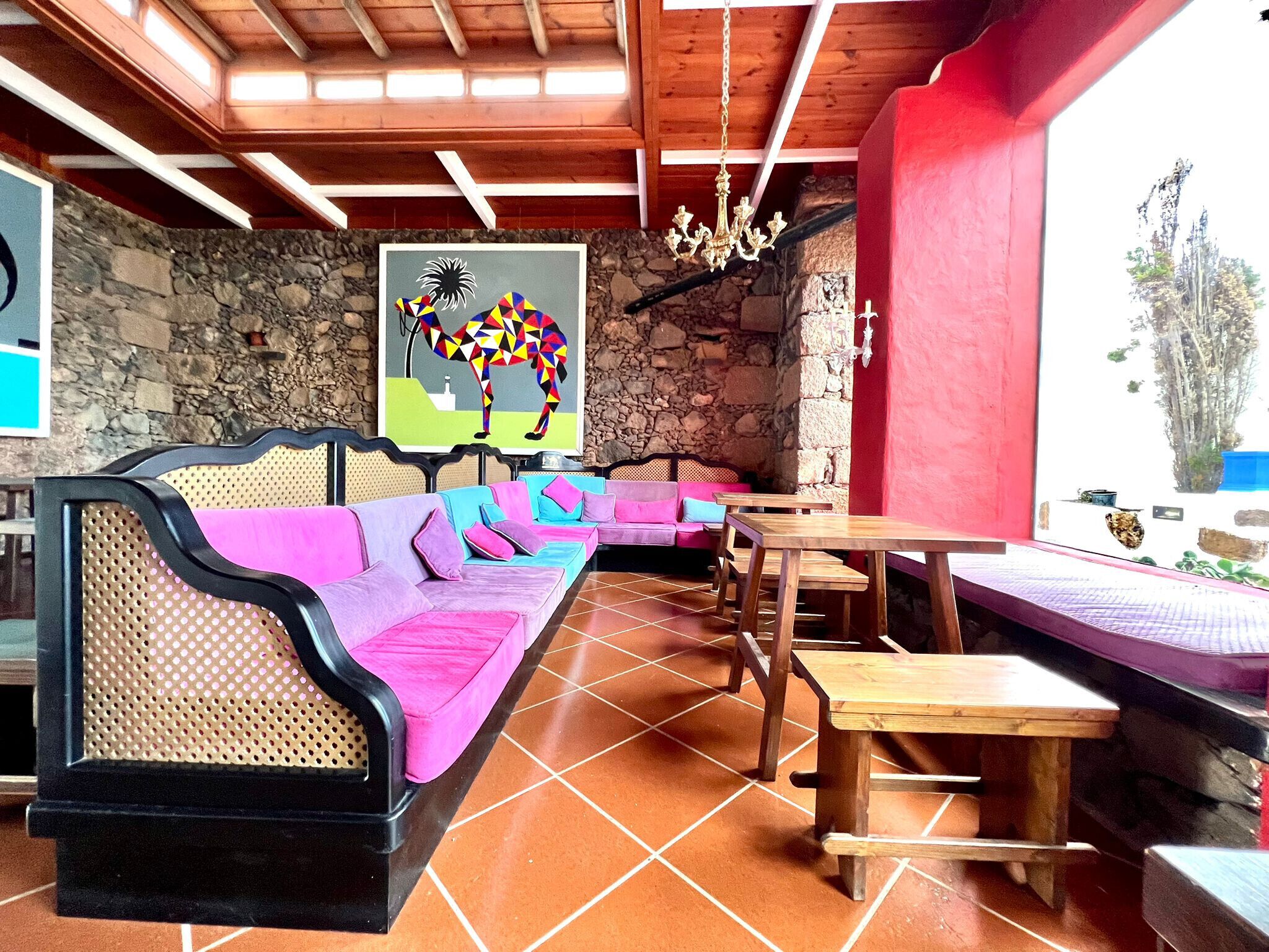 Doble con desayuno, wifi, bonita piscina en Yaiza