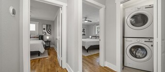 Cozy 2BR Cottage in Downtown Warm Springs (A)