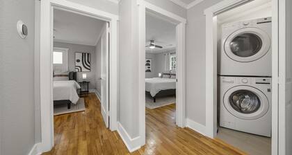 Cozy 2BR Cottage in Downtown Warm Springs (A)