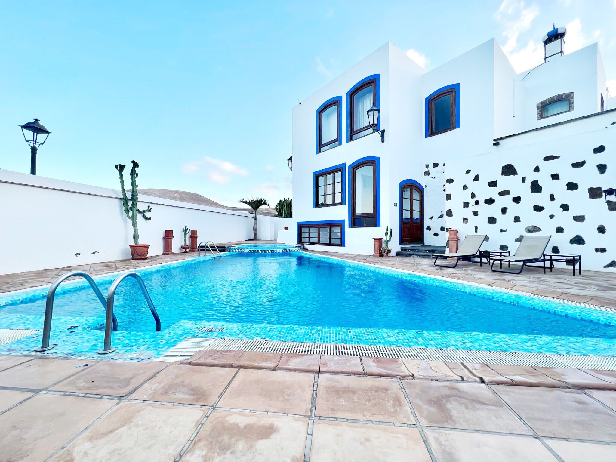 Suite Family BB,FreeWifi, pool and jacuzzi