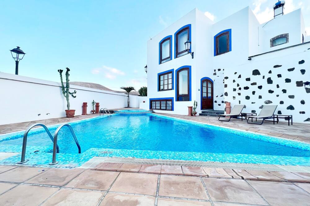 Suite Family BB,FreeWifi, pool and jacuzzi