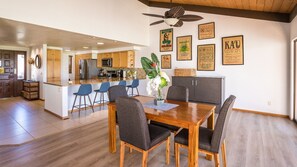 Dining - 🏖️Keauhou Condo Sleeps 4 | Lanai, Golf Views & A/C (Kailua Kona)