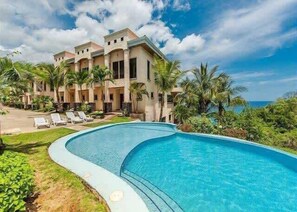 Pool - Ocean View Condo with Infinity Pools & Veranda (Tempate)