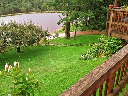 Gardenview - Near All Star Village, beautiful gardens, scenic private pond