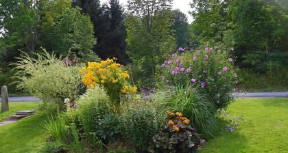 Gardenview - Near All Star Village, beautiful gardens, scenic private pond