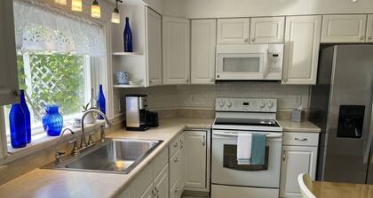 Goose Pond One Less than 1 mile to All Star Village,1st floor, immaculate apt