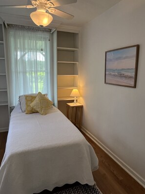 2 bedrooms, iron/ironing board, free WiFi, bed sheets - Goose Pond One Less than 1 mile to All Star Village,1st floor, immaculate apt (Oneonta)