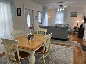 Interior - Goose Pond One Less than 1 mile to All Star Village,1st floor, immaculate apt (Oneonta)