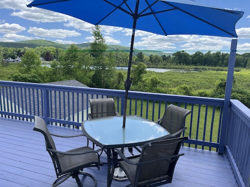 Goose Pond Two less than 1 mile from ASV, Immaculate 2nd floor apartment