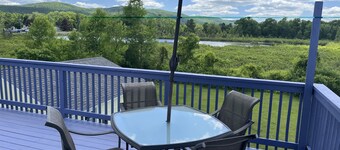 Goose Pond Two less than 1 mile from ASV, Immaculate 2nd floor apartment