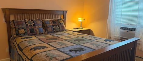 1 habitación, tabla de planchar con plancha, wifi gratis y ropa de cama