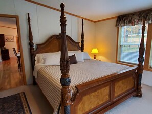 3 bedrooms, iron/ironing board, travel cot, WiFi