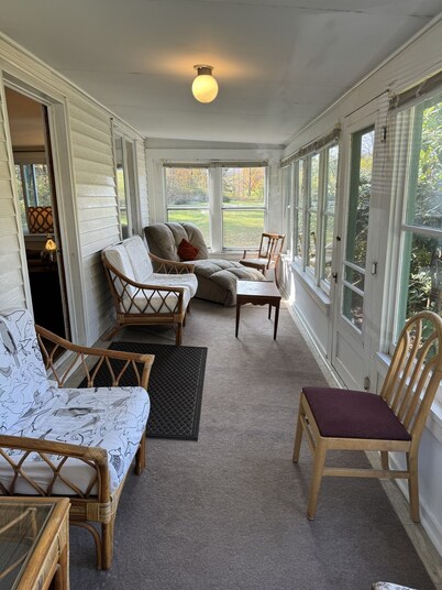 Hemlock - Quiet neighborhood, fire pit, large backyard, near All Star Village