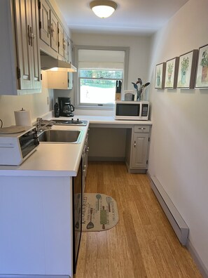 冰箱、微波炉、炉灶、茶具/咖啡用具