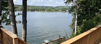 Lakeside Suite - private guest house suite on Goodyear Lake