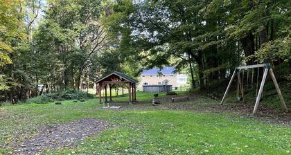 Moonlight Graham Archie 1 of 2, 3 bdrm homes w/ pool, fire pit, near Dreams Park