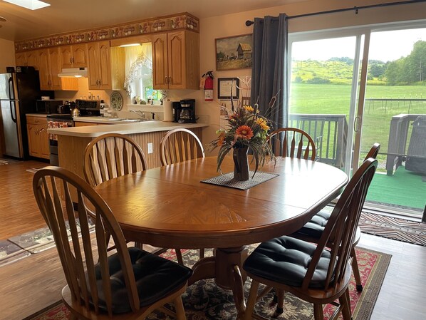 Dining - Morgan Farm - Well cared for Ranch house near Canadarago Lake (Richfield Springs)